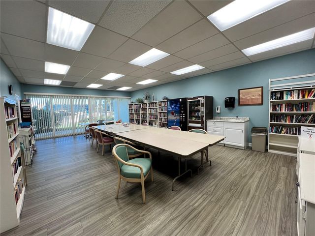 7560 BAY ISLAND DRIVE S 246, South Pasadena, FL 33707