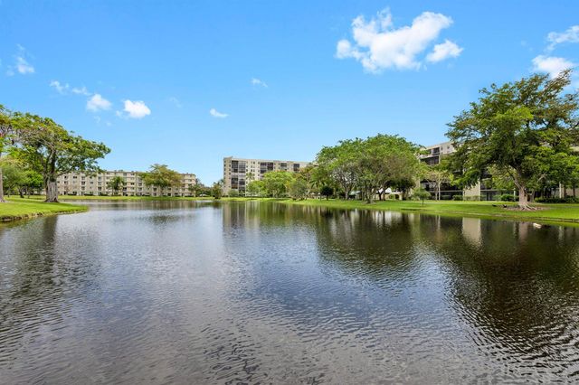 2205 S Cypress Bend Drive 801, Pompano Beach, FL 33069