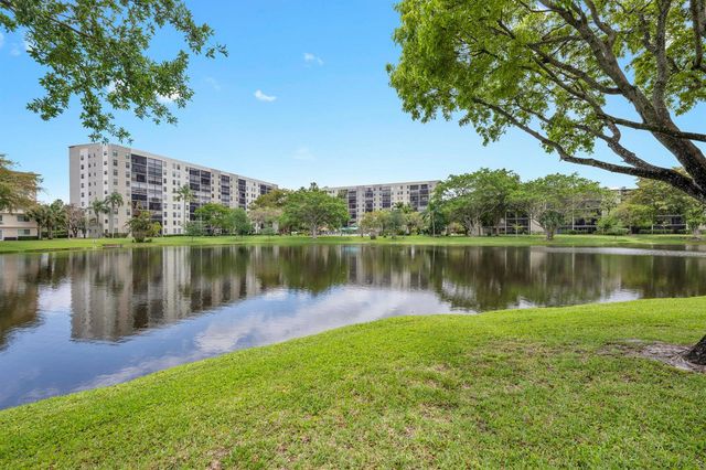 2205 S Cypress Bend Drive 801, Pompano Beach, FL 33069