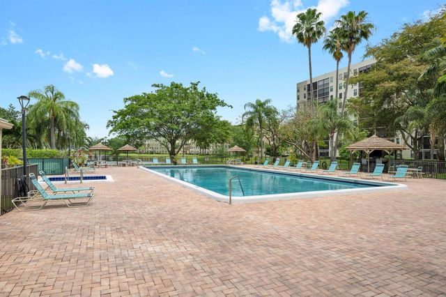 2205 S Cypress Bend Drive 801, Pompano Beach, FL 33069