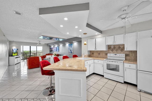 2205 S Cypress Bend Drive 801, Pompano Beach, FL 33069