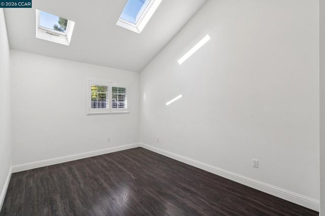 939 Mountain View Dr, Lafayette, CA 94549