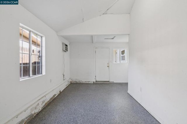 939 Mountain View Dr, Lafayette, CA 94549