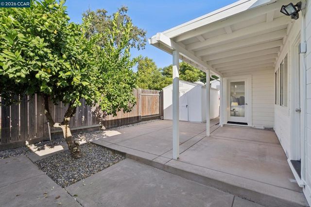 939 Mountain View Dr, Lafayette, CA 94549