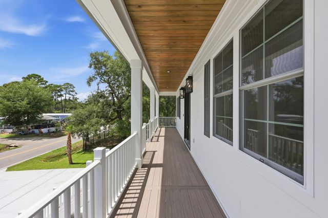 428 Vista Dr., Murrells Inlet, SC 29576