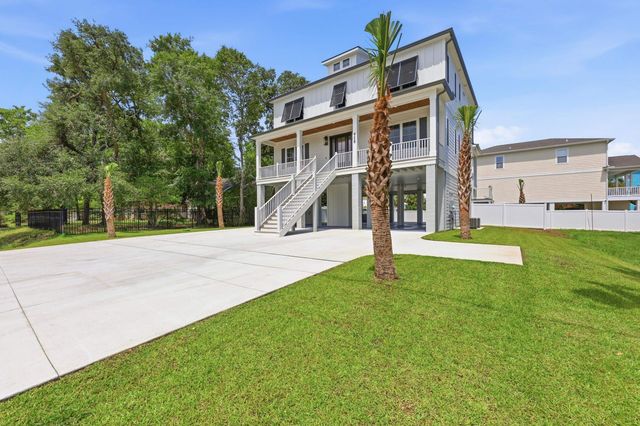 428 Vista Dr., Murrells Inlet, SC 29576