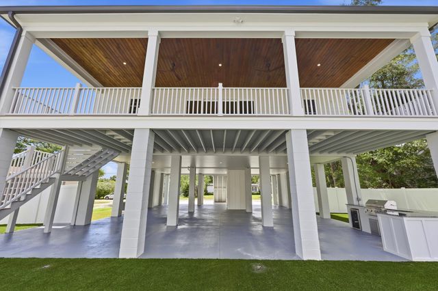 428 Vista Dr., Murrells Inlet, SC 29576