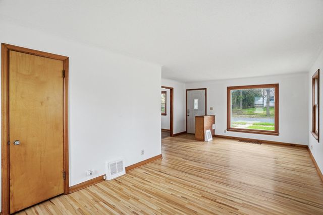 5701 38th Avenue S, Minneapolis, MN 55417