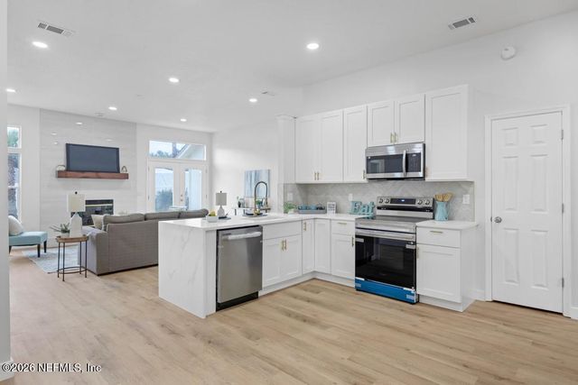 14122 SUMMER BREEZE Drive E, Jacksonville, FL 32218