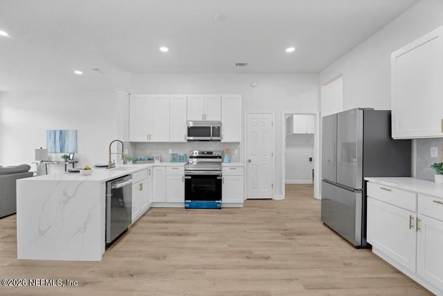14122 SUMMER BREEZE Drive E, Jacksonville, FL 32218