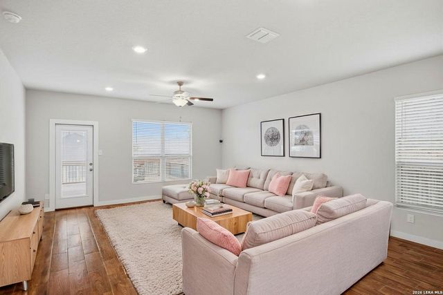 2431 Valencia Crst, San Antonio, TX 78245