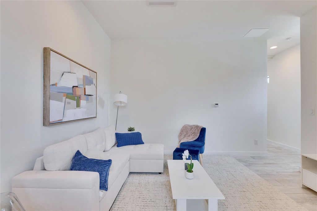 808 E Lydia ST, Austin, TX 78702