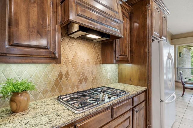 232 Copperwood Drive, Lakeside, TX 76108