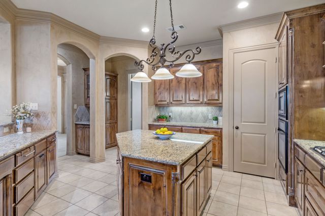 232 Copperwood Drive, Lakeside, TX 76108