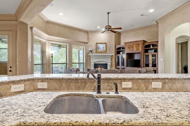 232 Copperwood Drive, Lakeside, TX 76108