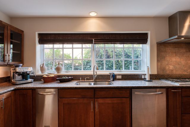 2809 Calle Del Rio NW, Albuquerque, NM 87104