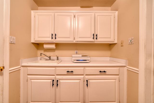 2809 Calle Del Rio NW, Albuquerque, NM 87104