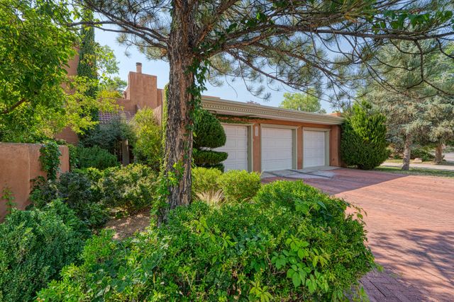 2809 Calle Del Rio NW, Albuquerque, NM 87104