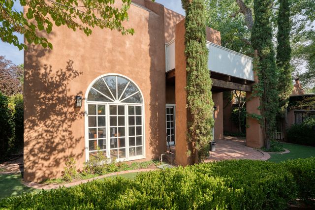 2809 Calle Del Rio NW, Albuquerque, NM 87104