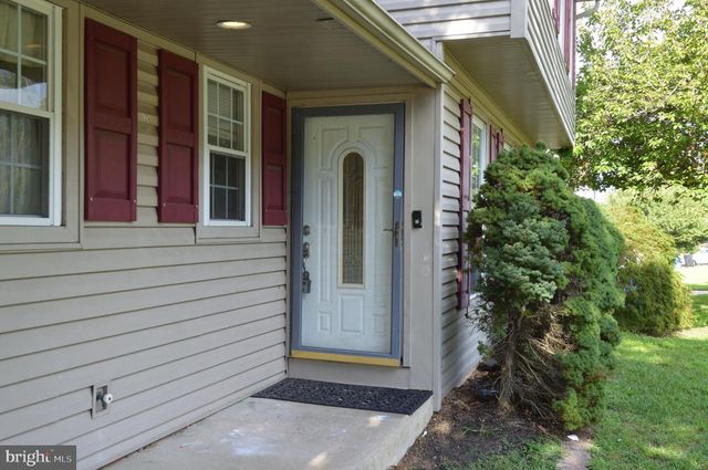 23 PEMBROOK RD, Blackwood, NJ 08012