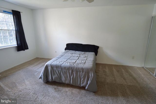 23 PEMBROOK RD, Blackwood, NJ 08012