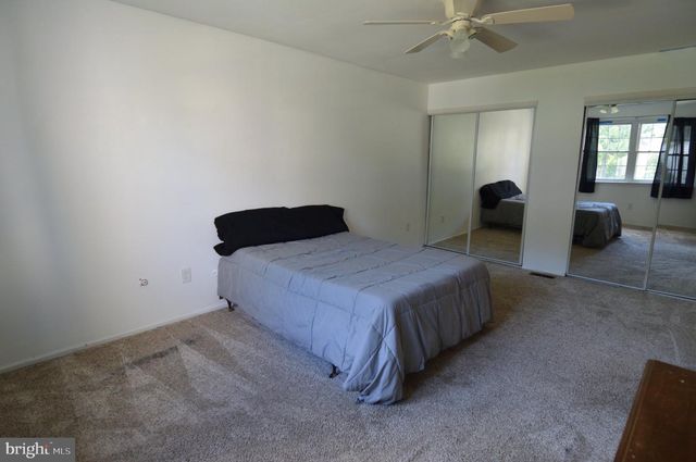 23 PEMBROOK RD, Blackwood, NJ 08012