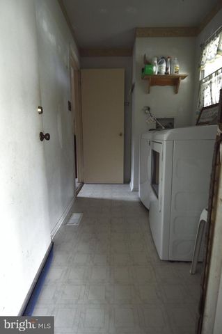 23 PEMBROOK RD, Blackwood, NJ 08012
