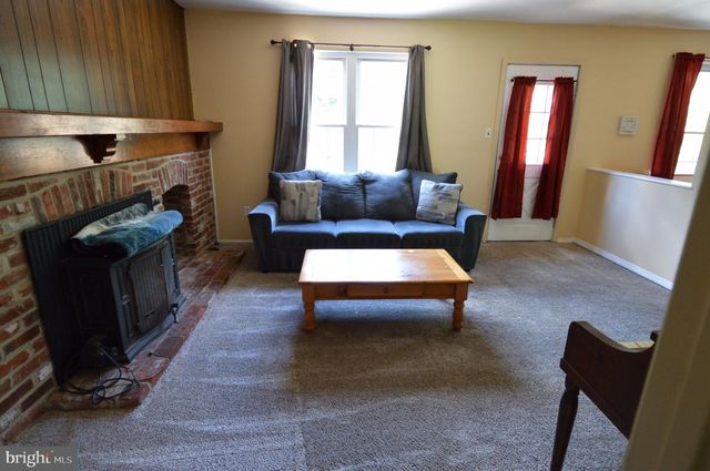 23 PEMBROOK RD, Blackwood, NJ 08012