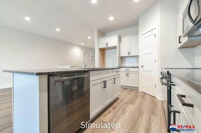 5821 S 94th Street, Lincoln, NE 68526