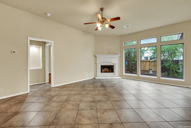 2985 HIDDEN MDW, Seguin, TX 78155