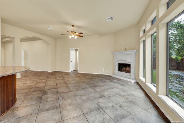2985 HIDDEN MDW, Seguin, TX 78155
