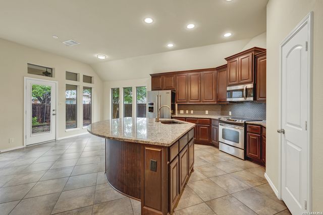 2985 HIDDEN MDW, Seguin, TX 78155