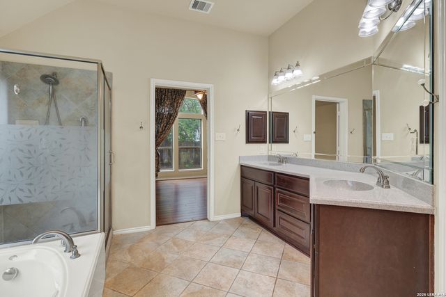 2985 HIDDEN MDW, Seguin, TX 78155