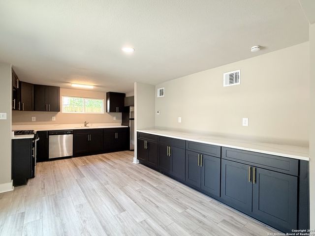 312 Avondale, San Antonio, TX 78223