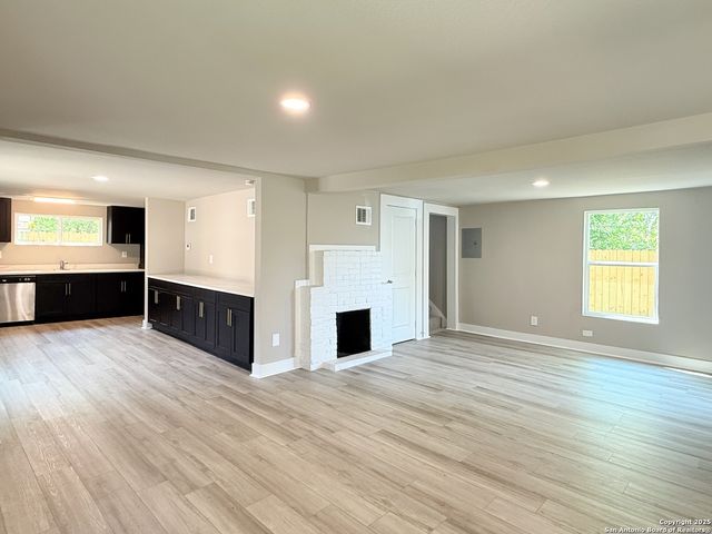 312 Avondale, San Antonio, TX 78223