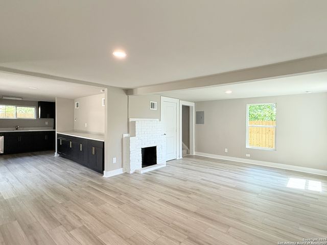312 Avondale, San Antonio, TX 78223