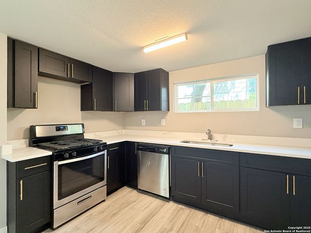 312 Avondale, San Antonio, TX 78223