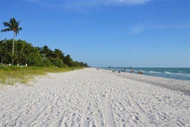 916 Ashley Oaks DR, Lehigh Acres, FL 33974