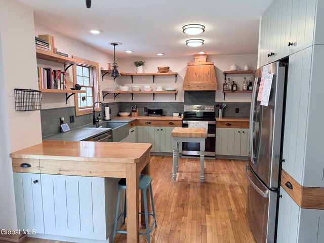 9 Amethyst Drive, Queensbury, NY 12804