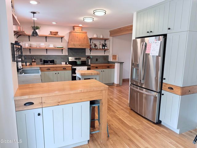 9 Amethyst Drive, Queensbury, NY 12804