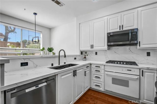 4933 Santo, Oak Park, CA 91377