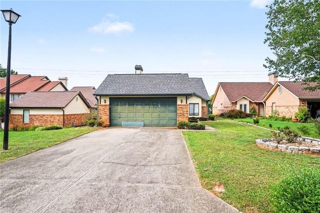 3225 Salem Cove Way SE, Conyers, GA 30013