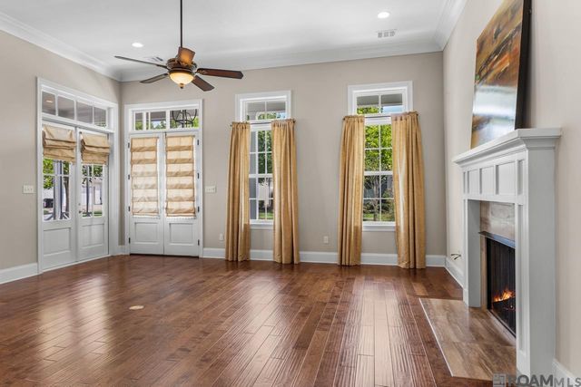 10746 Turning Leaf Dr, Baton Rouge, LA 70810
