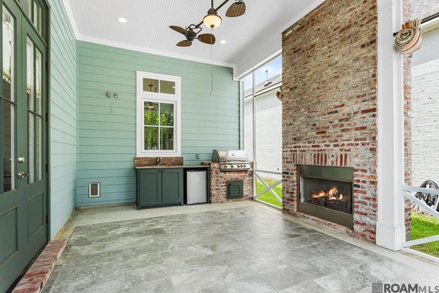 10746 Turning Leaf Dr, Baton Rouge, LA 70810