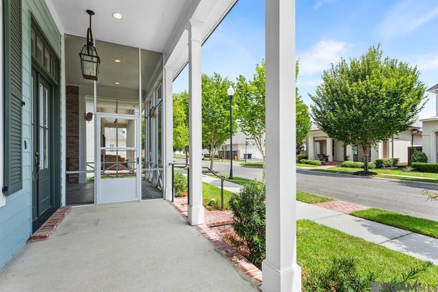 10746 Turning Leaf Dr, Baton Rouge, LA 70810