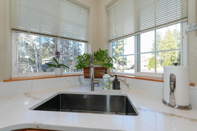 5028 Sora Loop, Klamath Falls, OR 97601