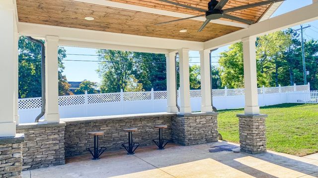221 Crown Gardens Ct, Hermitage, TN 37076