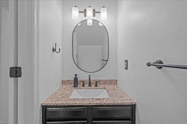 510 Creekwood DR, Chesapeake, VA 23323