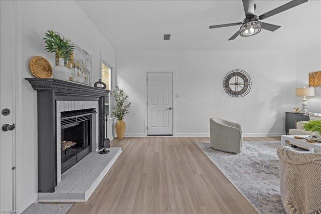 510 Creekwood DR, Chesapeake, VA 23323