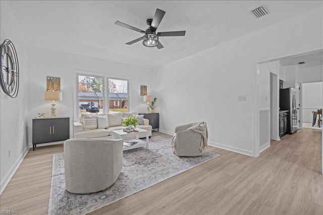 510 Creekwood DR, Chesapeake, VA 23323